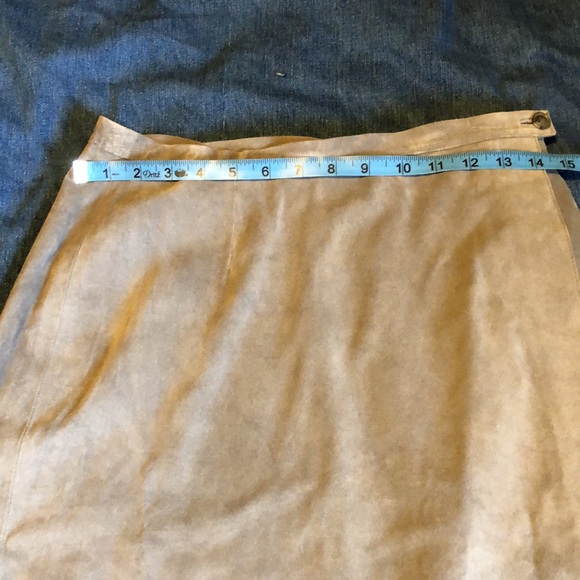 Gap Grey Suede wrap skirt - Size 10 - Picture 3 of 15